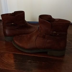 Size 8 1/2 brown ankle boots